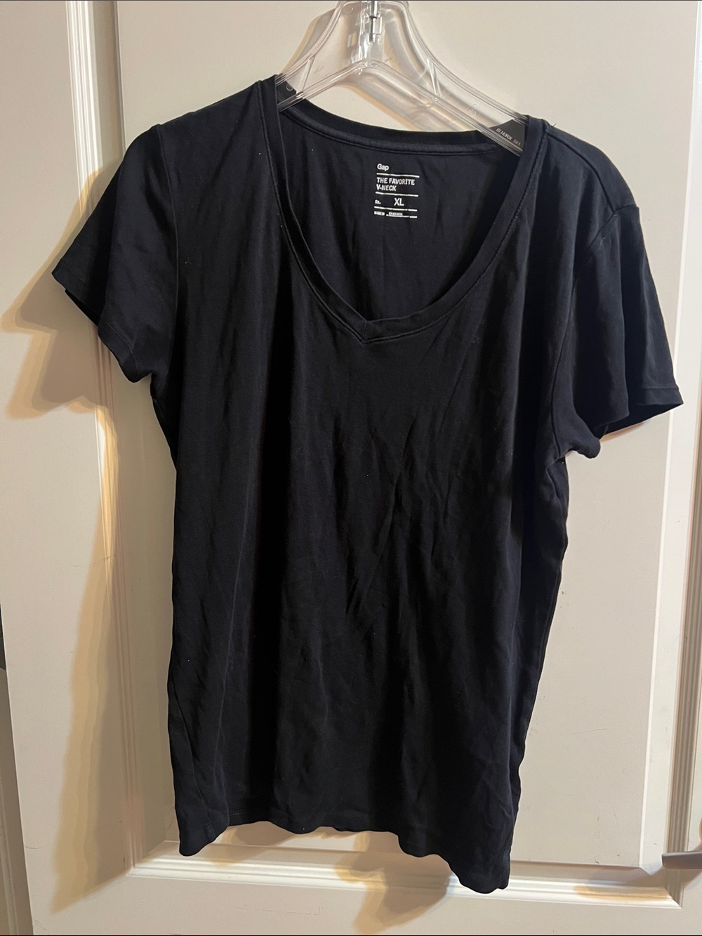 GAP Women's Black Short Sleeve V-Neck Tee